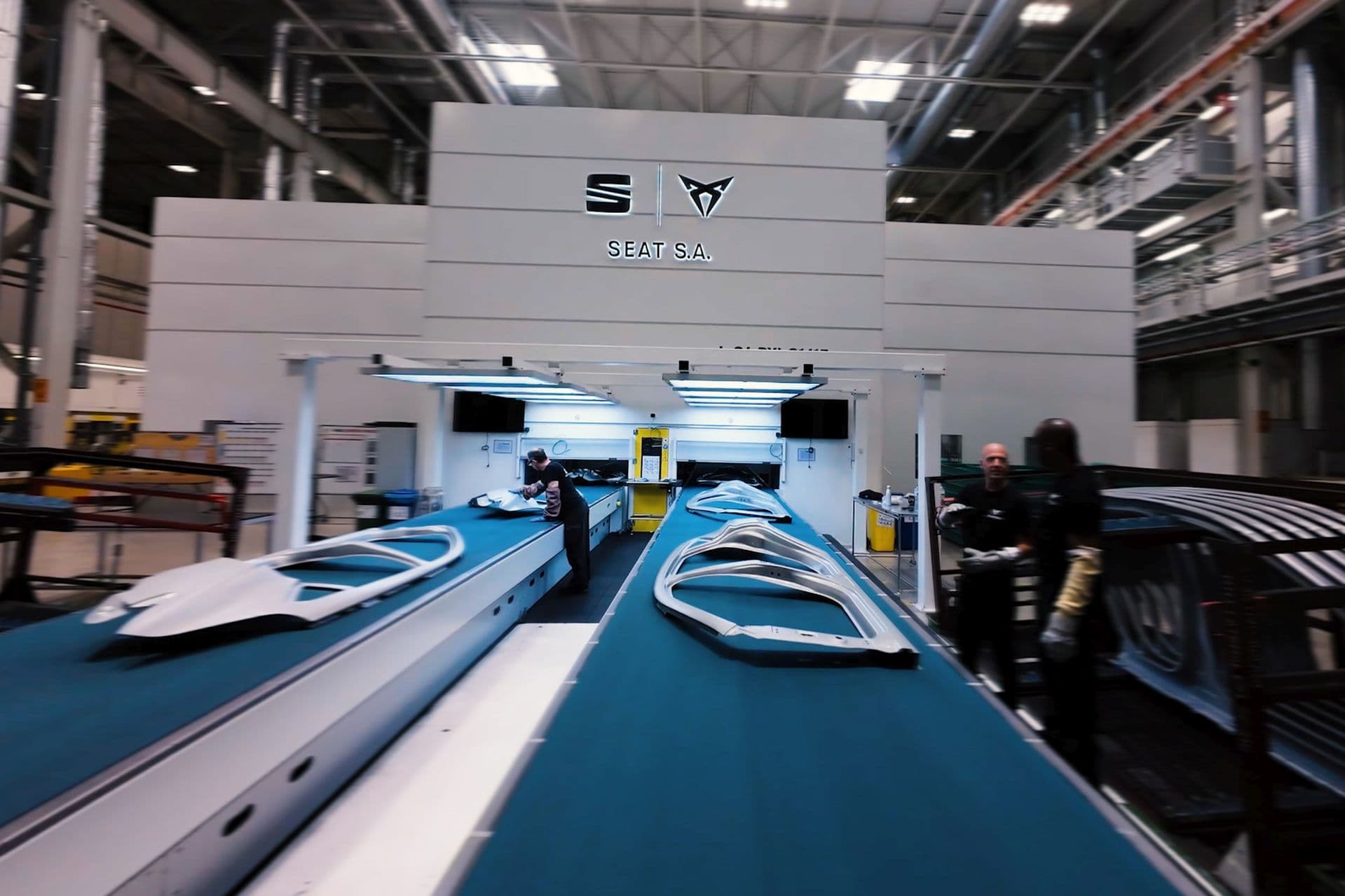 Cover Image for Seat treibt E-Auto-Produktion in Martorell voran