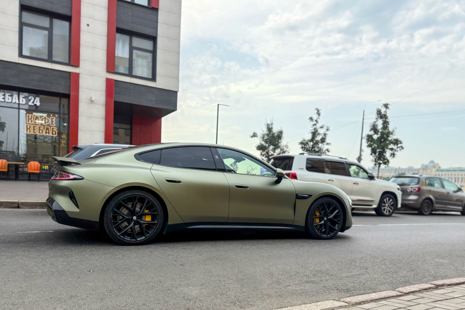 Cover Image for Xiaomi produziert 500.000 E-Autos in 21 Monaten