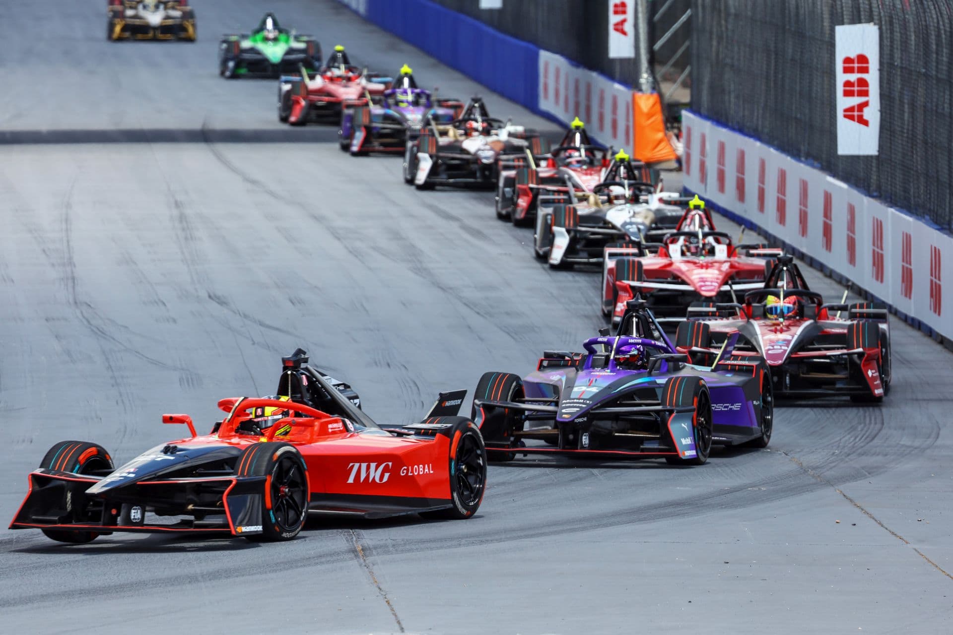 Cover Image for Citroën überrascht: Erstes Formel-E Podium im Debütrennen