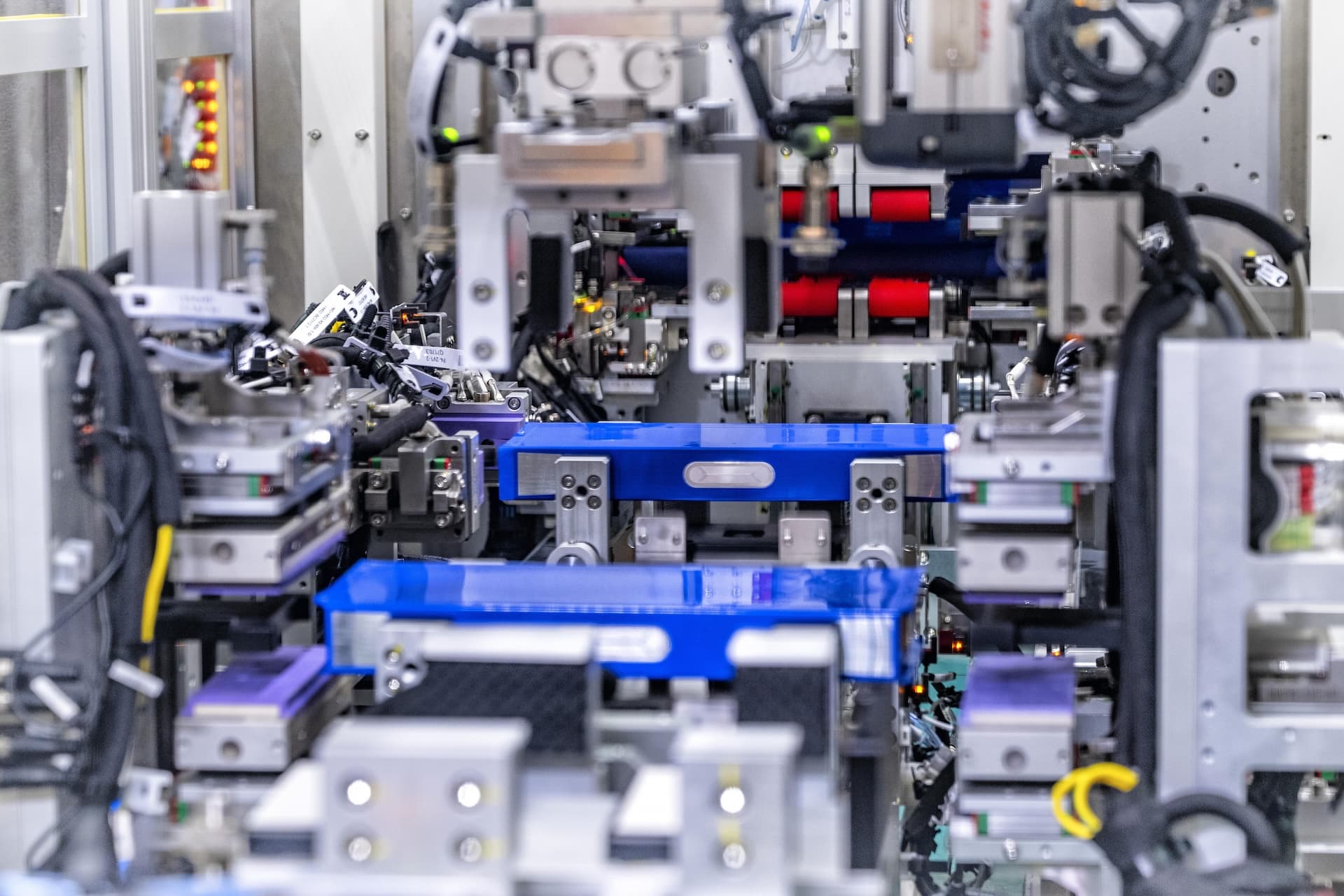 Wie Volkswagen in Salzgitter Batteriezellen für E-Autos fertigt