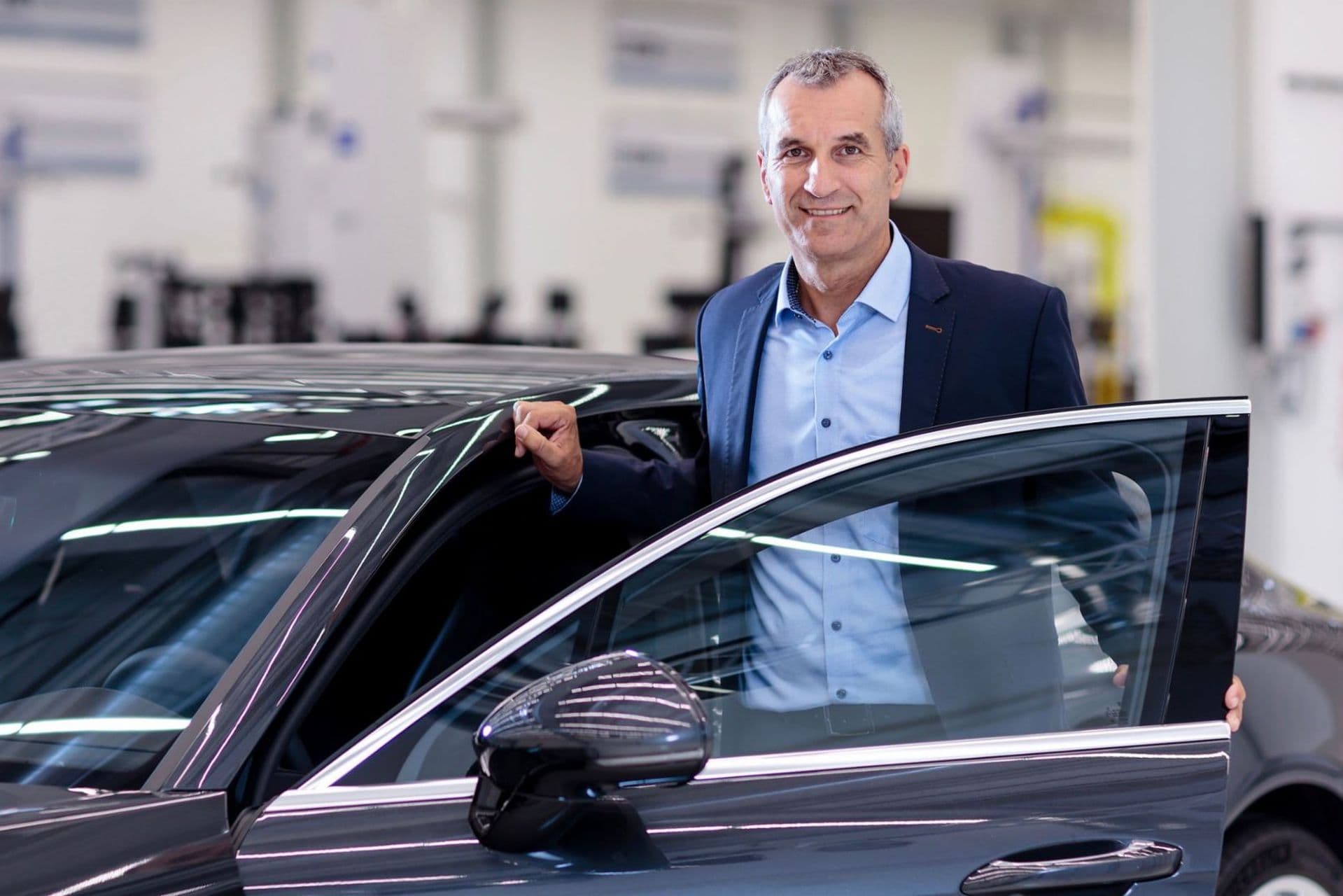 E-Strategie angepasst: Porsche folgt dem Kundentempo