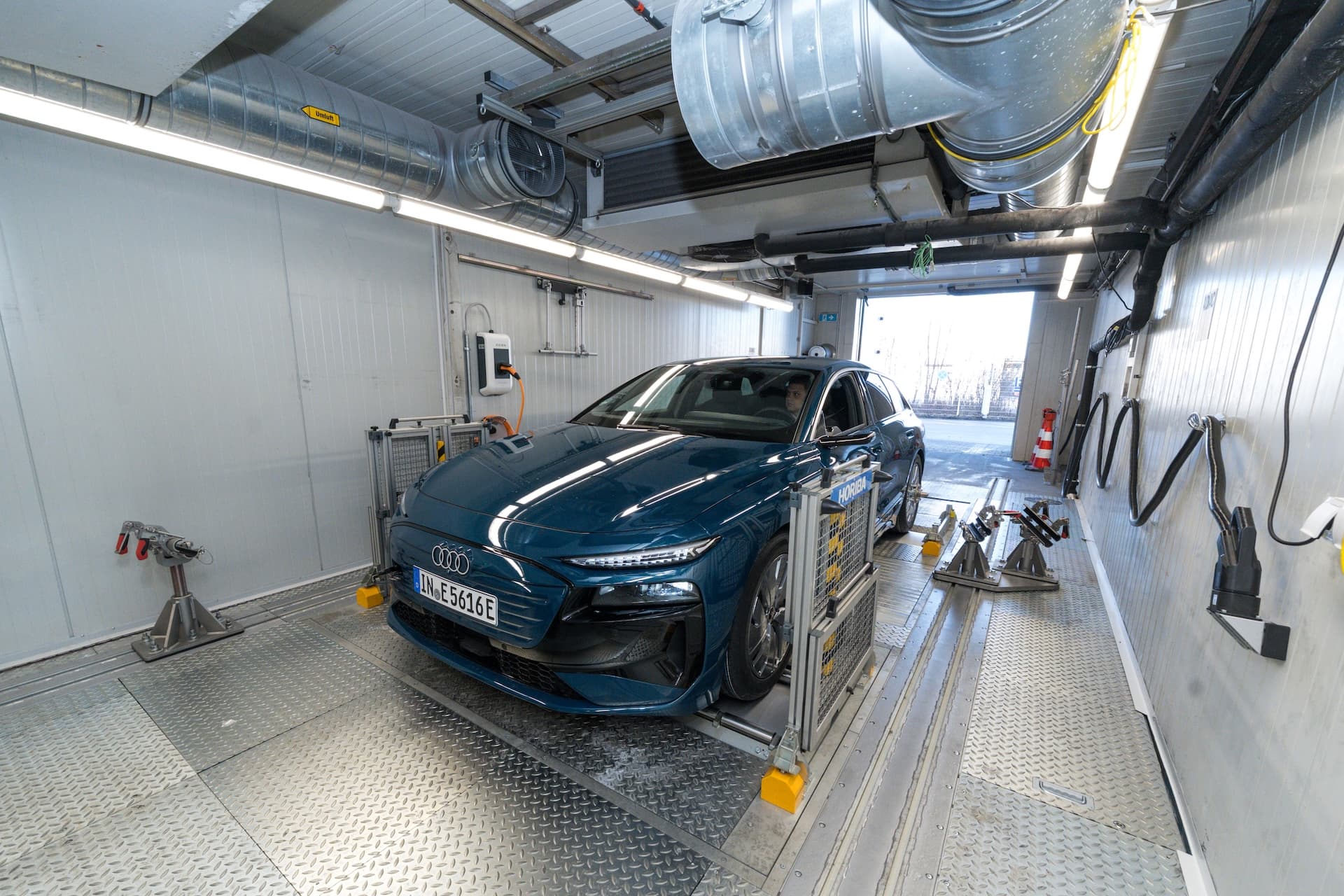 Wie viel Reichweite E-Autos auf Langstrecke im Winter einbüßen