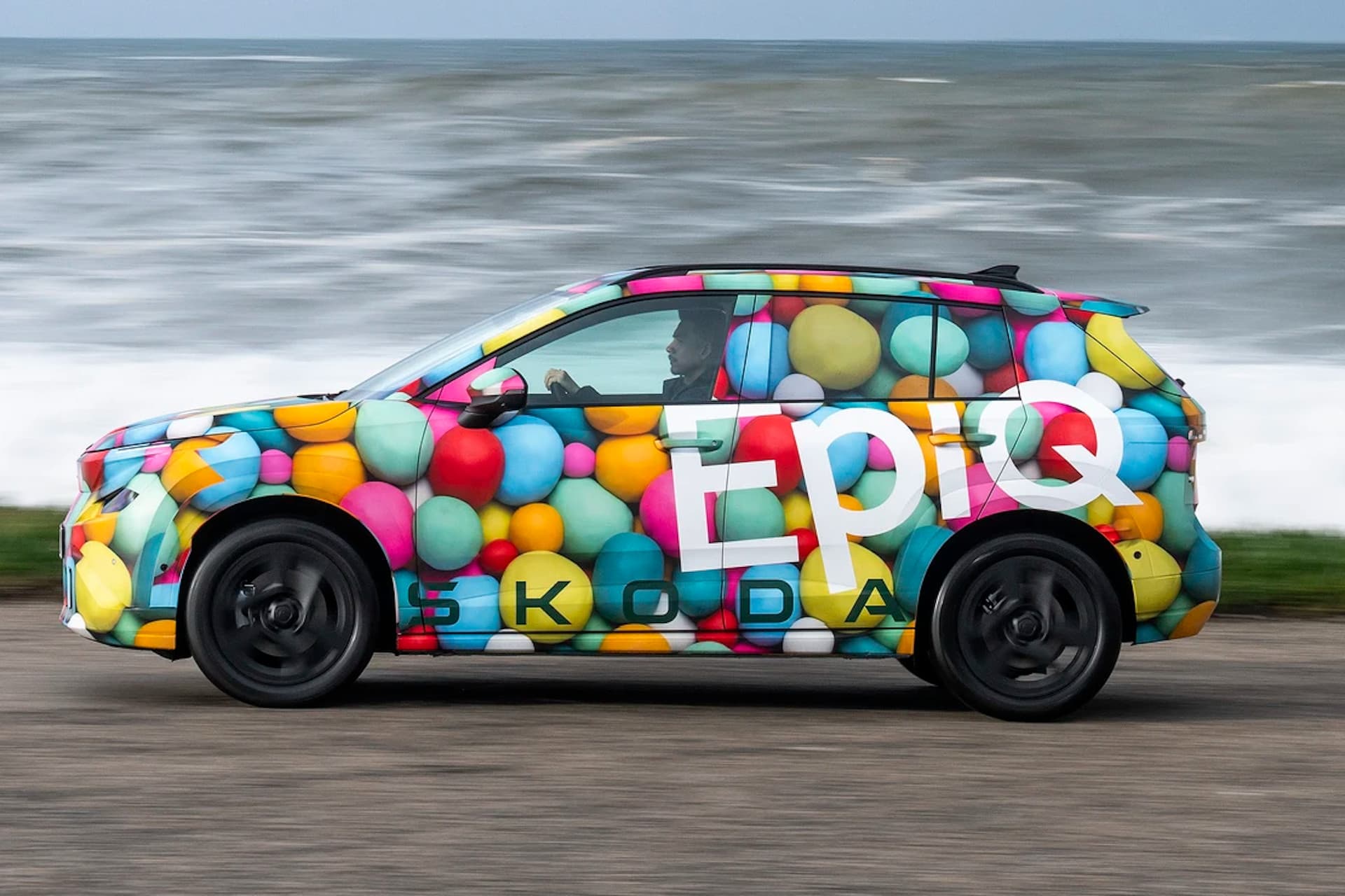 Škoda Epiq: Neue Fotos des neuen E-Crossover in bunter Tarnung