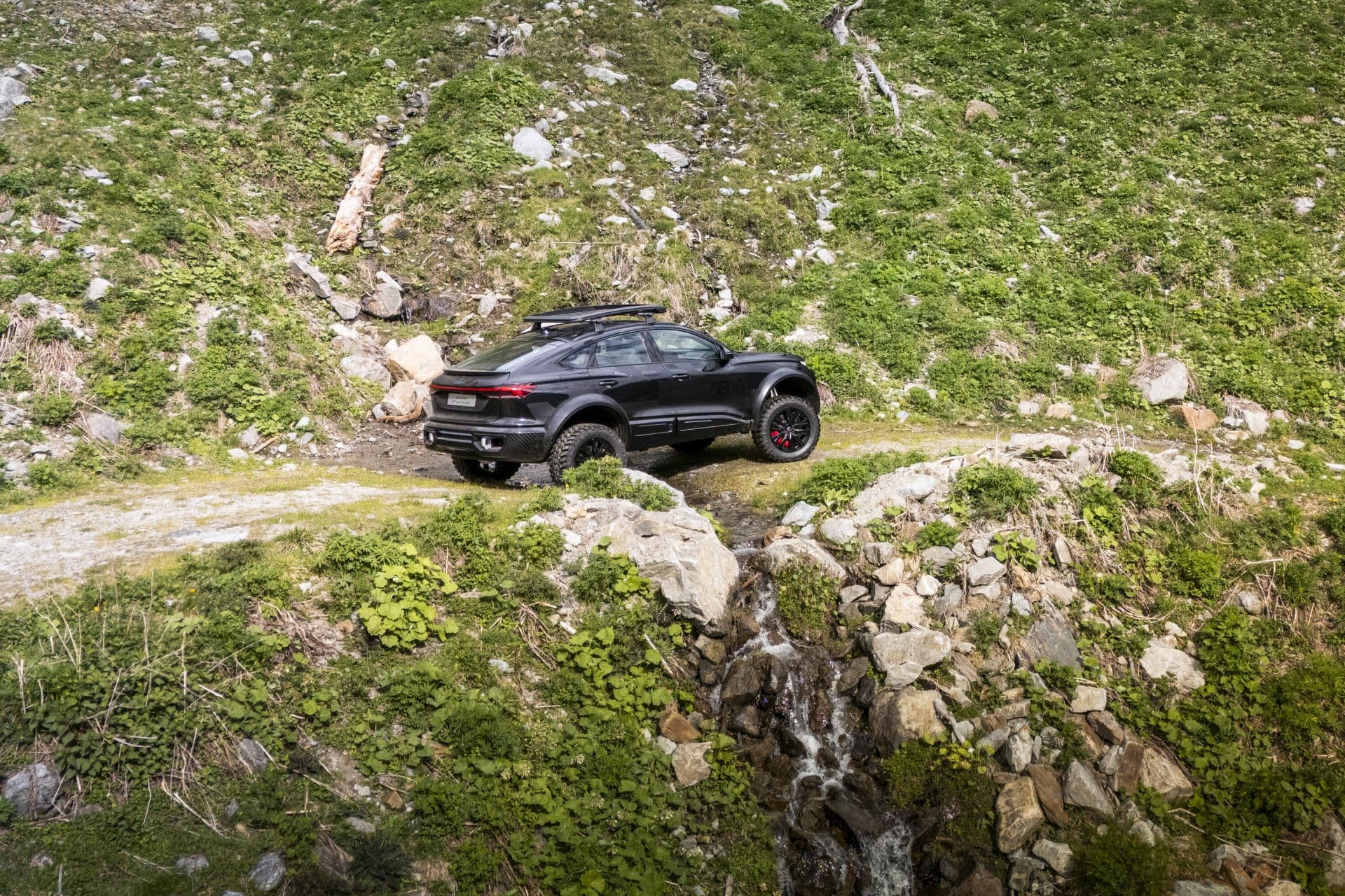 Audi plant Luxus-Geländewagen gegen Land Rover Defender