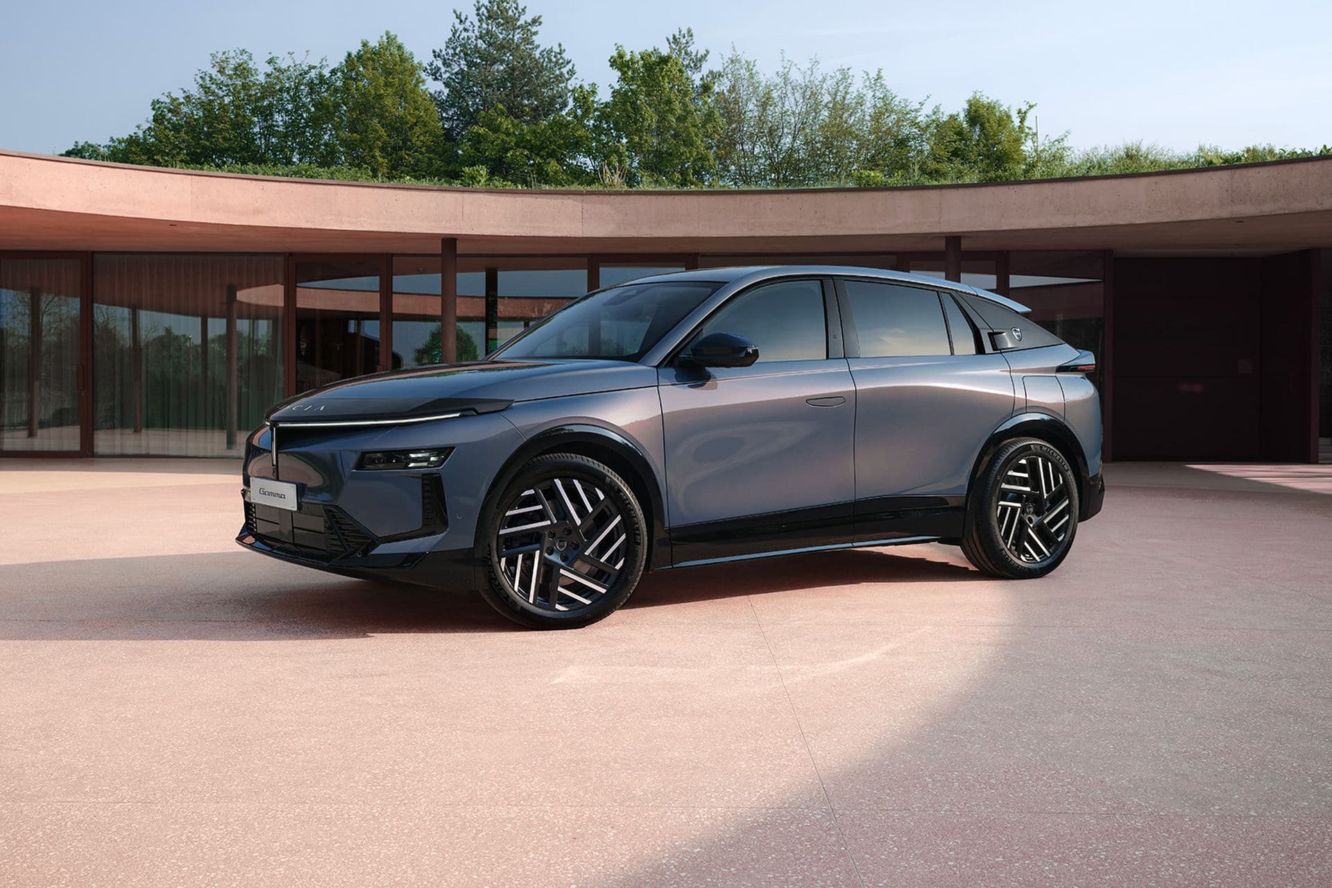 Lancia Gamma: Crossover-Fastback mit 740 km Reichweite