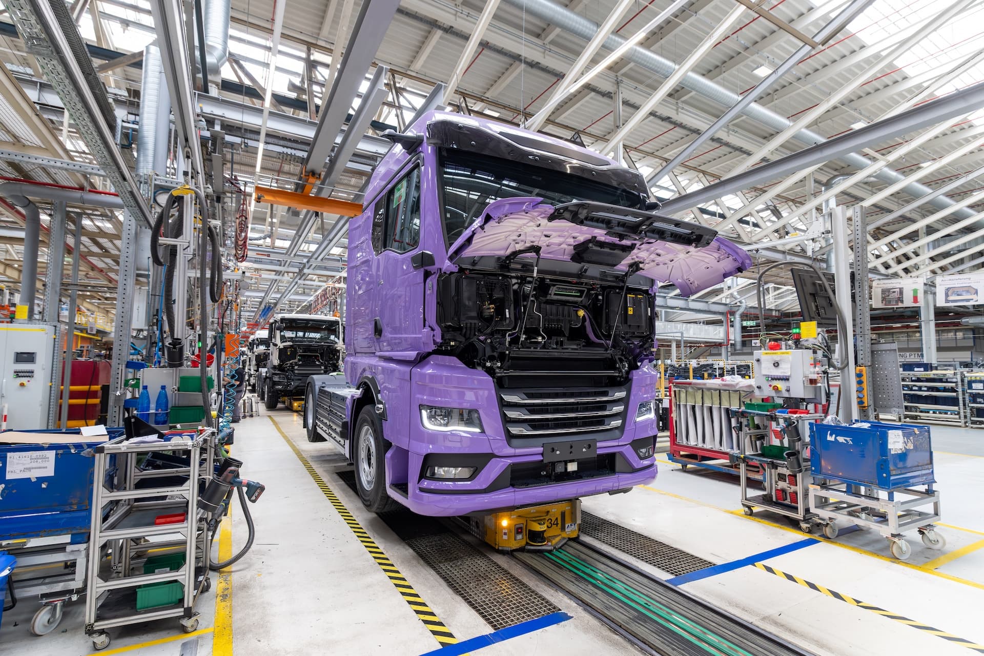So läuft die Mischproduktion von Diesel- und Elektro-Lkw bei MAN