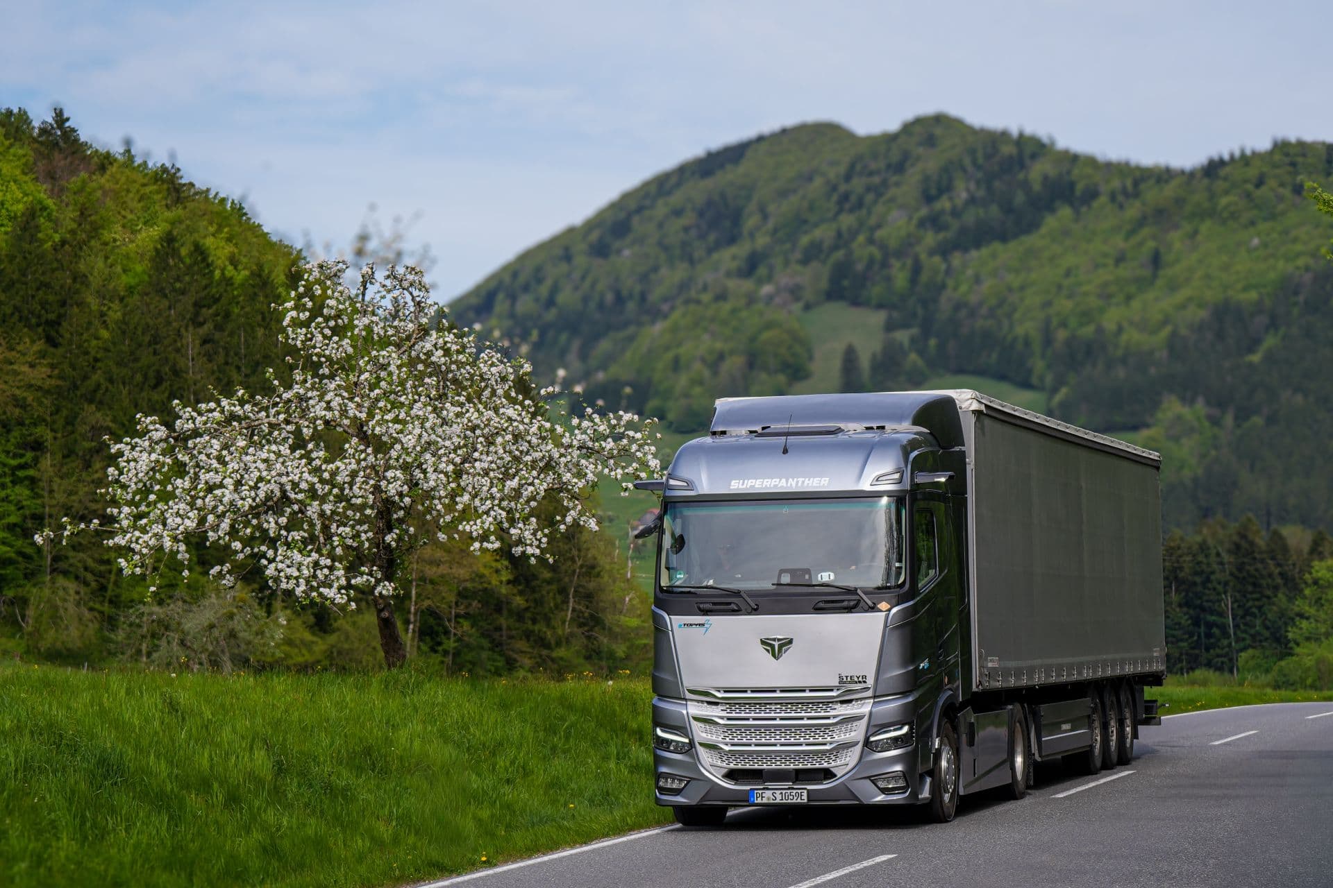 SuperPanther: Elektro-Lkw aus China, gebaut in Österreich