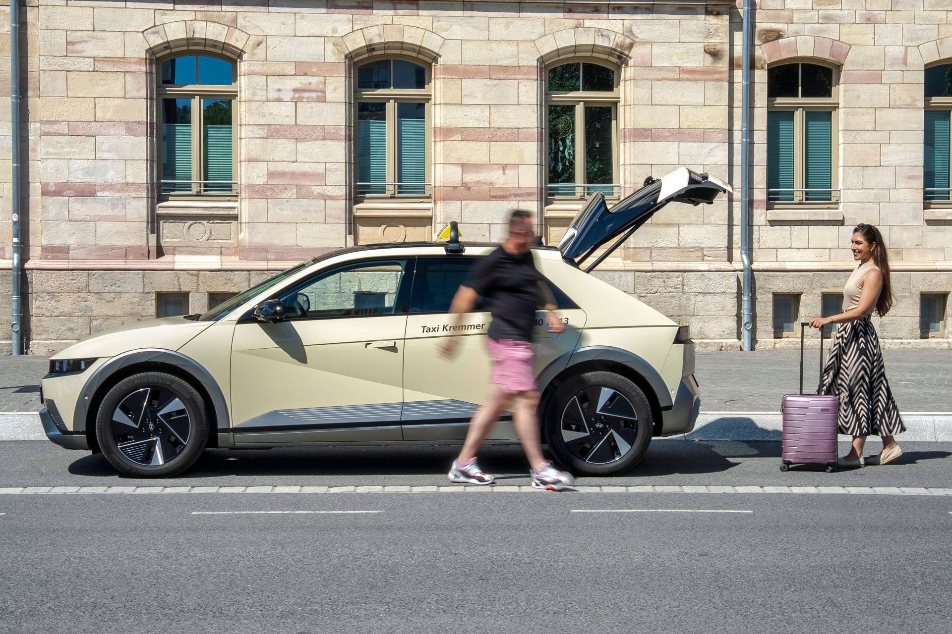 Hyundai macht Umstieg aufs E-Taxi für Unternehmer günstiger