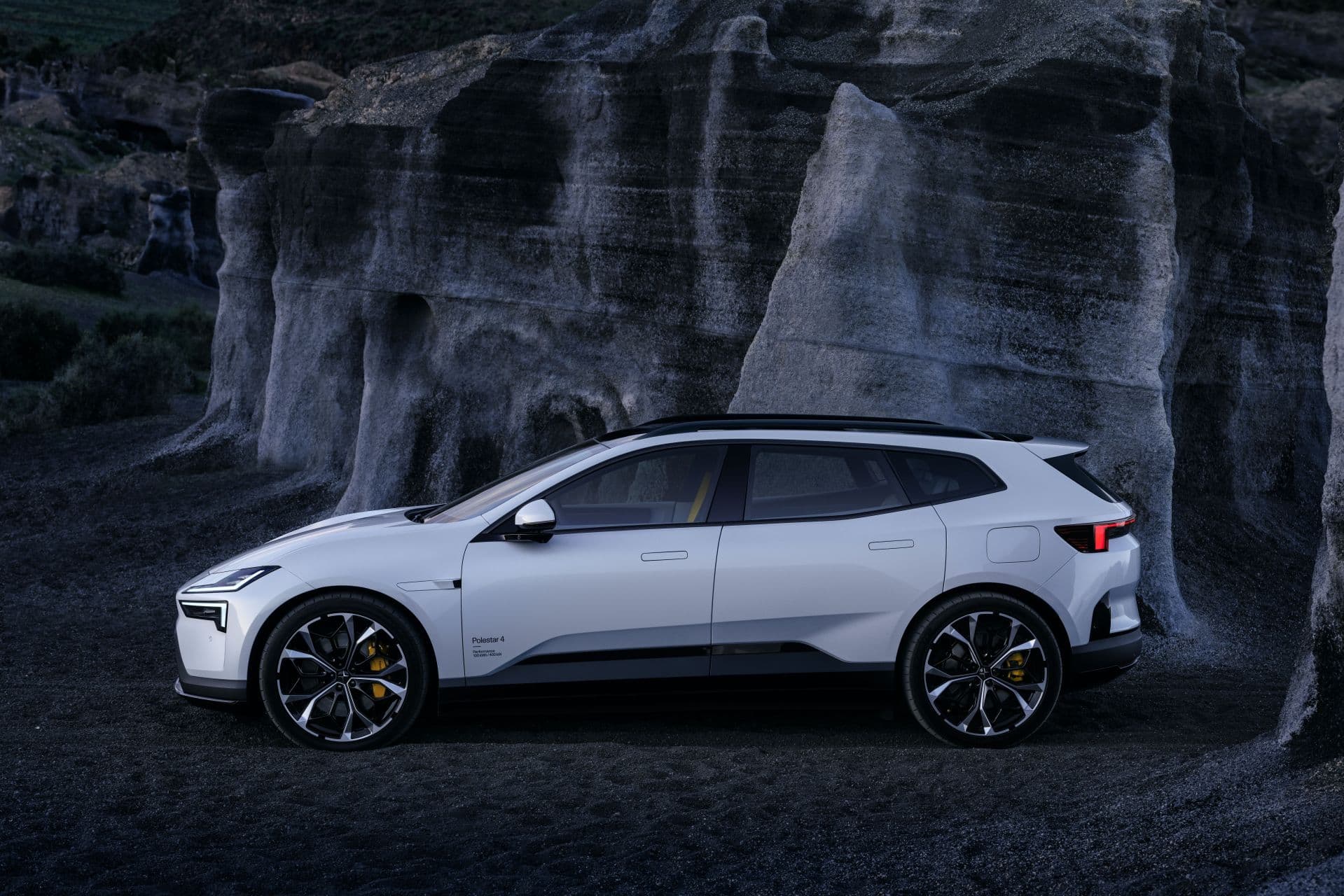 Polestar 4 SUV: Ab 57.900 Euro, bis 630 km Reichweite