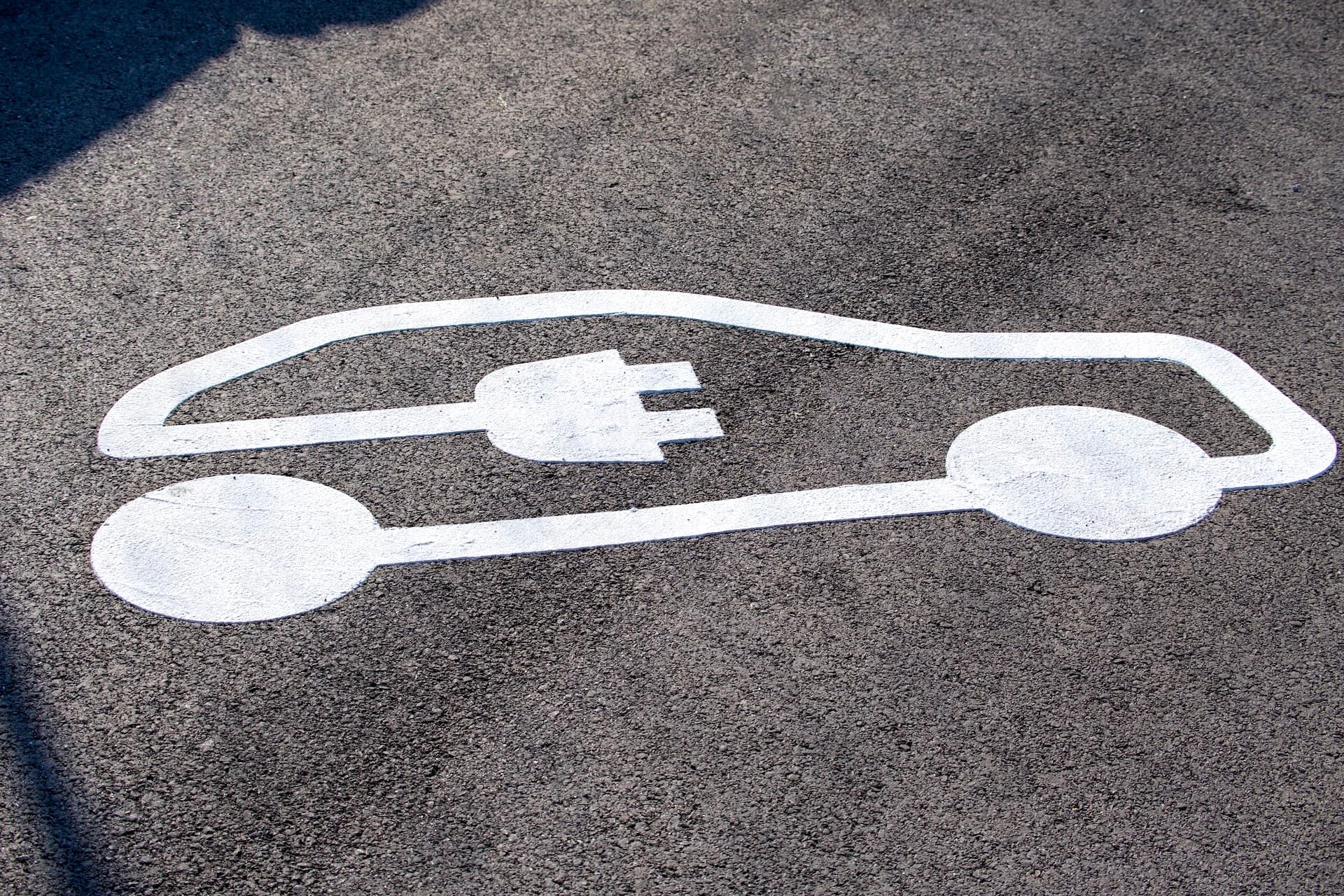 Zürich macht 114.000 Stellplätze fit für Elektroautos