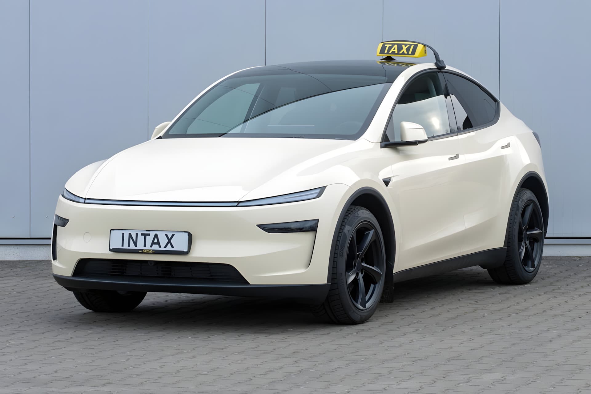 Tesla Model Y ist wieder als Taxi erhältlich