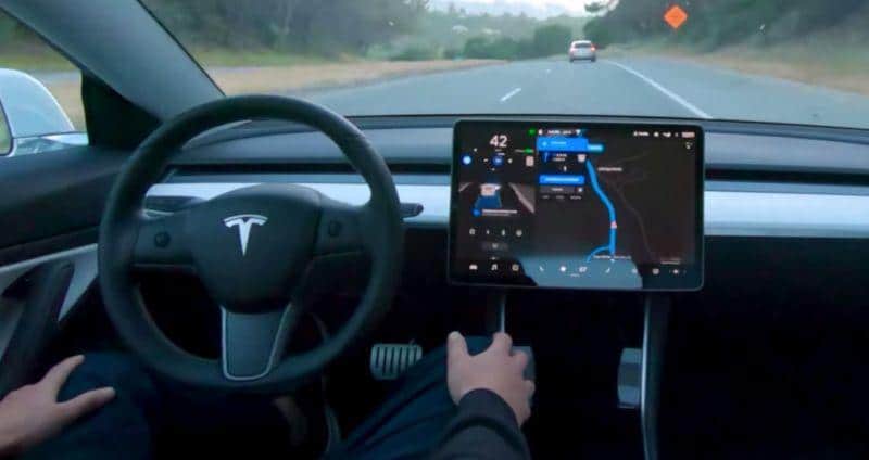 Tesla Autopilot bekommt ein Update spendiert