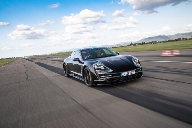 Porsche Taycan besteht Sprint-Tests
