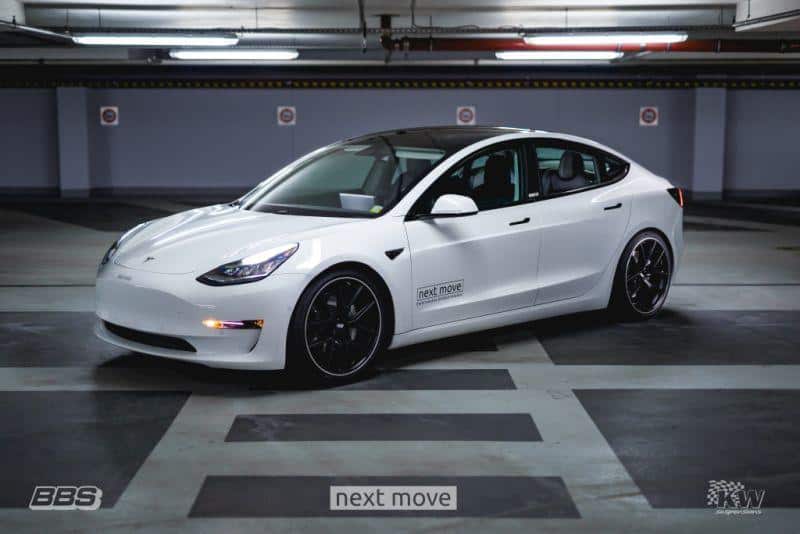 Unter Strom - KW entwickelt für alle Tesla Model 3 Gewindefahrwerke