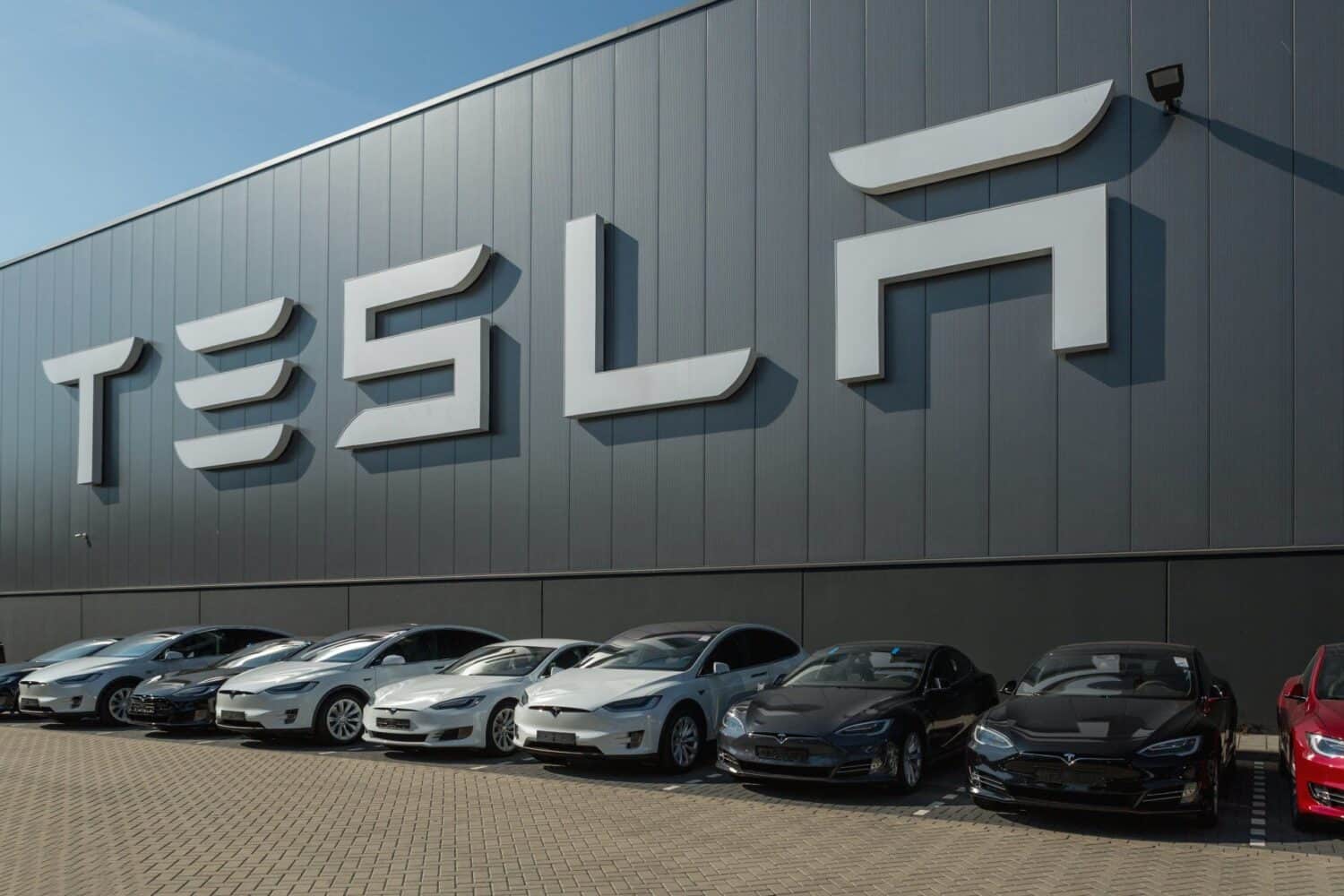 Tesla führt Model S und Model X Produktion aus sentimentalen Gründen fort