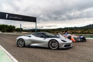 Automobili Pininfarina wartet mit besonderem Fahrevent für Battista-Kunden auf