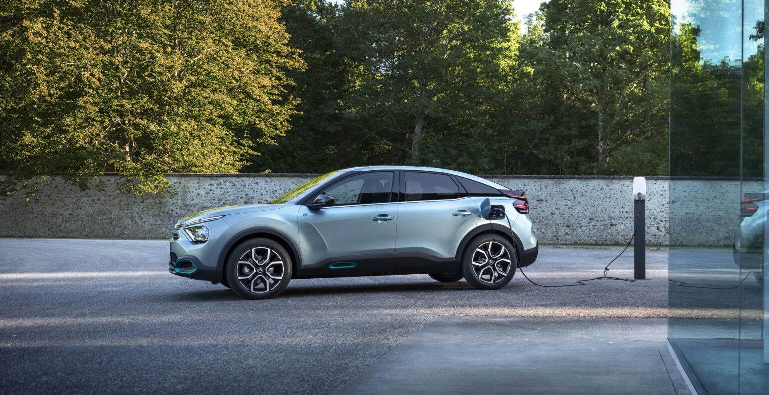 Citroën ë-C4 - Elektro-Kompaktlimousine zeigt sich erstmals