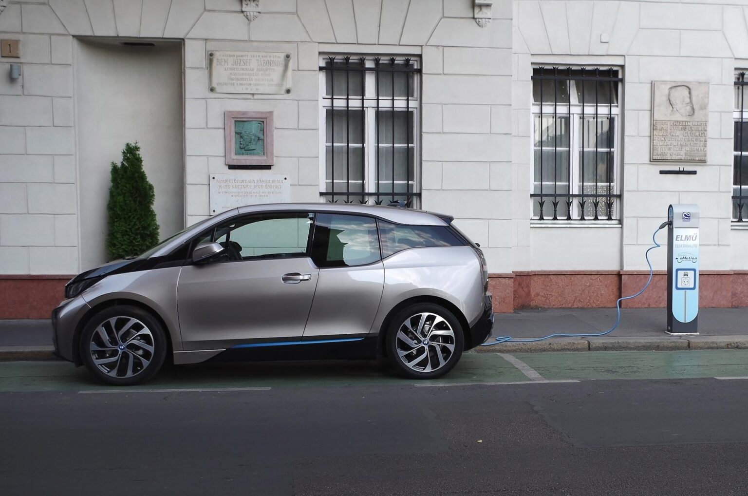 BMW-Betriebsrat: "nur E-Architektur könne E-Auto-Vorteile voll ausschöpfen"