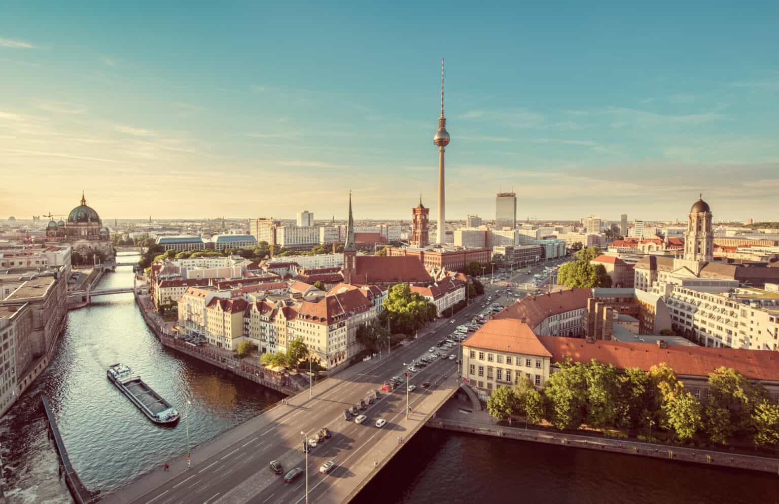 Zwei Milliarden Euro investiert Berlin für die Umstellung auf E-Busse