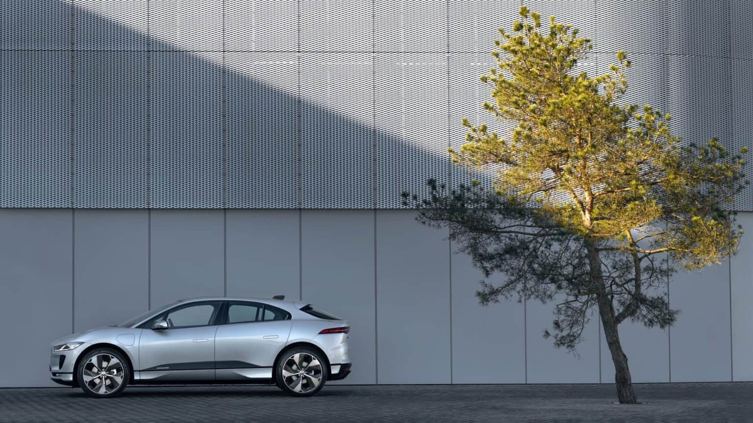 Jaguar stellt neue Taxi-Version des elektrischen Performance-SUV I-PACE vor
