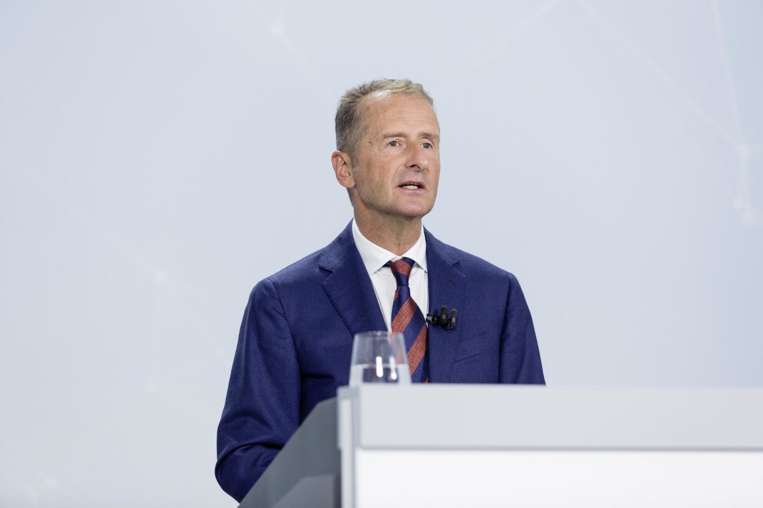 Wie VW-Boss Herbert Diess die „Wette auf E-Mobilität“ verteidigt