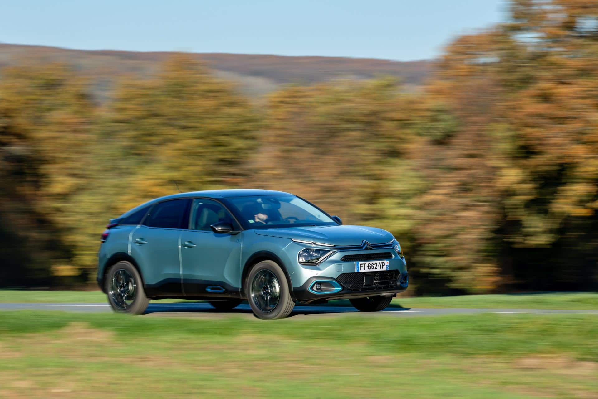 Bonjour Batterie: Citroën ë-C4 vereint E-Antrieb mit SUV-Look und Komfort