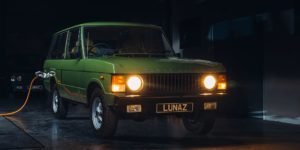 Darfs ein klassischer Range Rover als Elektroauto sein? Lunaz macht's möglich.