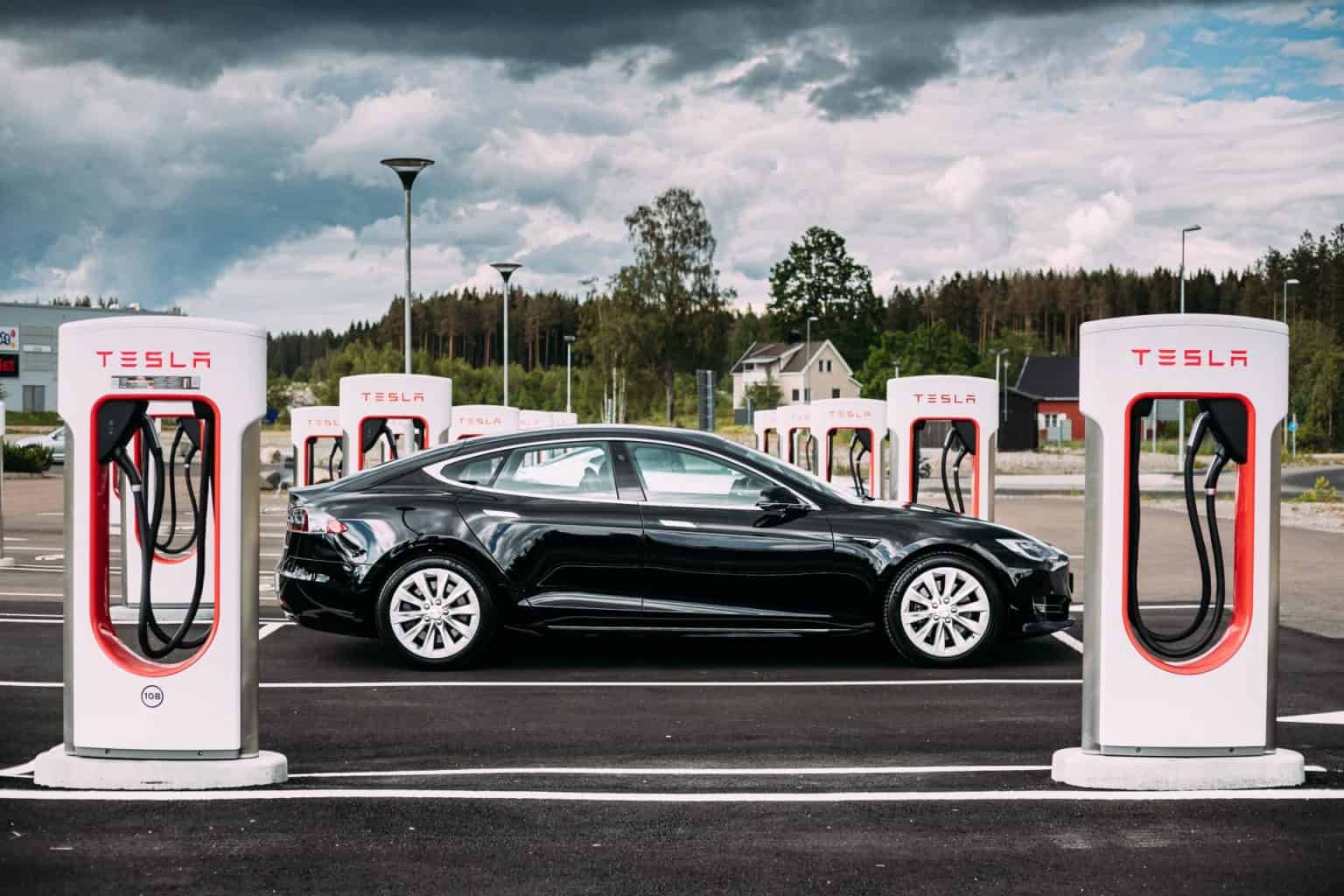 Tesla-Chef Musk will „Supercharger anderen Elektroautos zugänglich“ machen