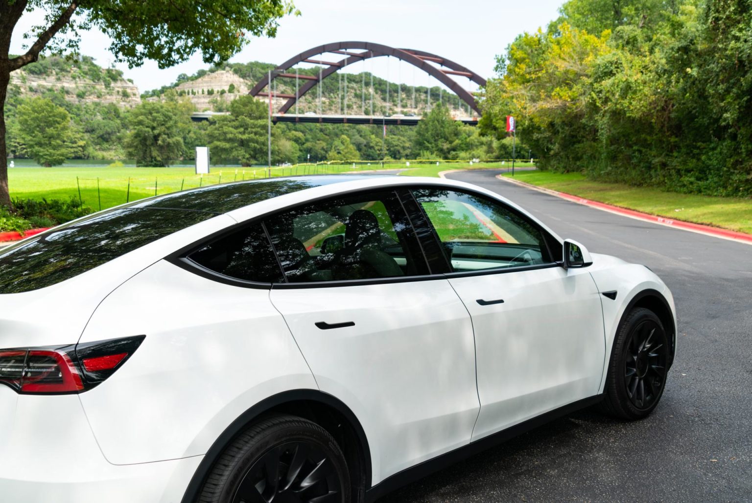Tesla führt das Model Y Standard-RWD und 7-Sitz-Option als dritte Reihe ein