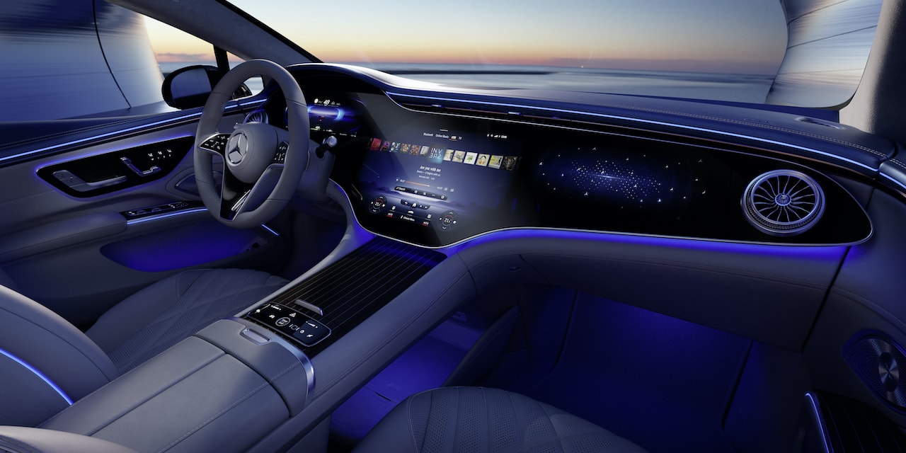 Mercedes-Elektroauto-EQS-Cockpit-Dämmerung
