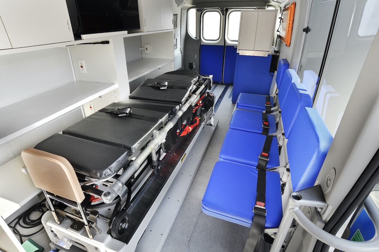 Toyota-Brennstoffzelle-Wasserstoff-Krankenwagen-Innenraum