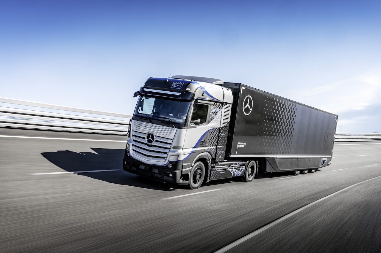 Daimler-GenH2-Wasserstoff-Truck