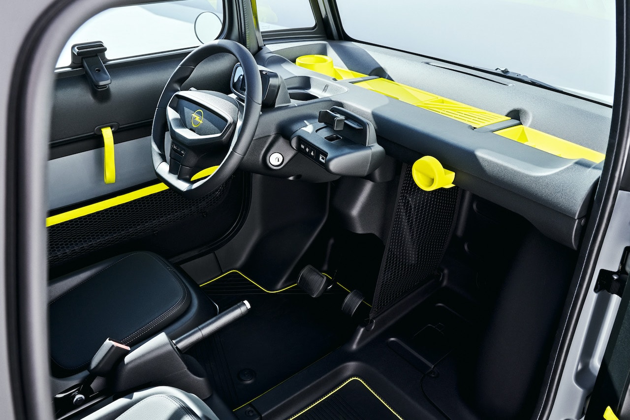 Opel-Rocks-e-Leichtkraftfahrzeug-Elektroauto-Innenraum