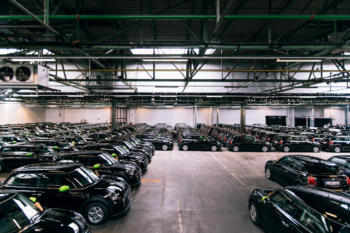 BMWs bisher größte Auftrag in Europa: Deloitte bestellt weitere 140 Mini Electric
