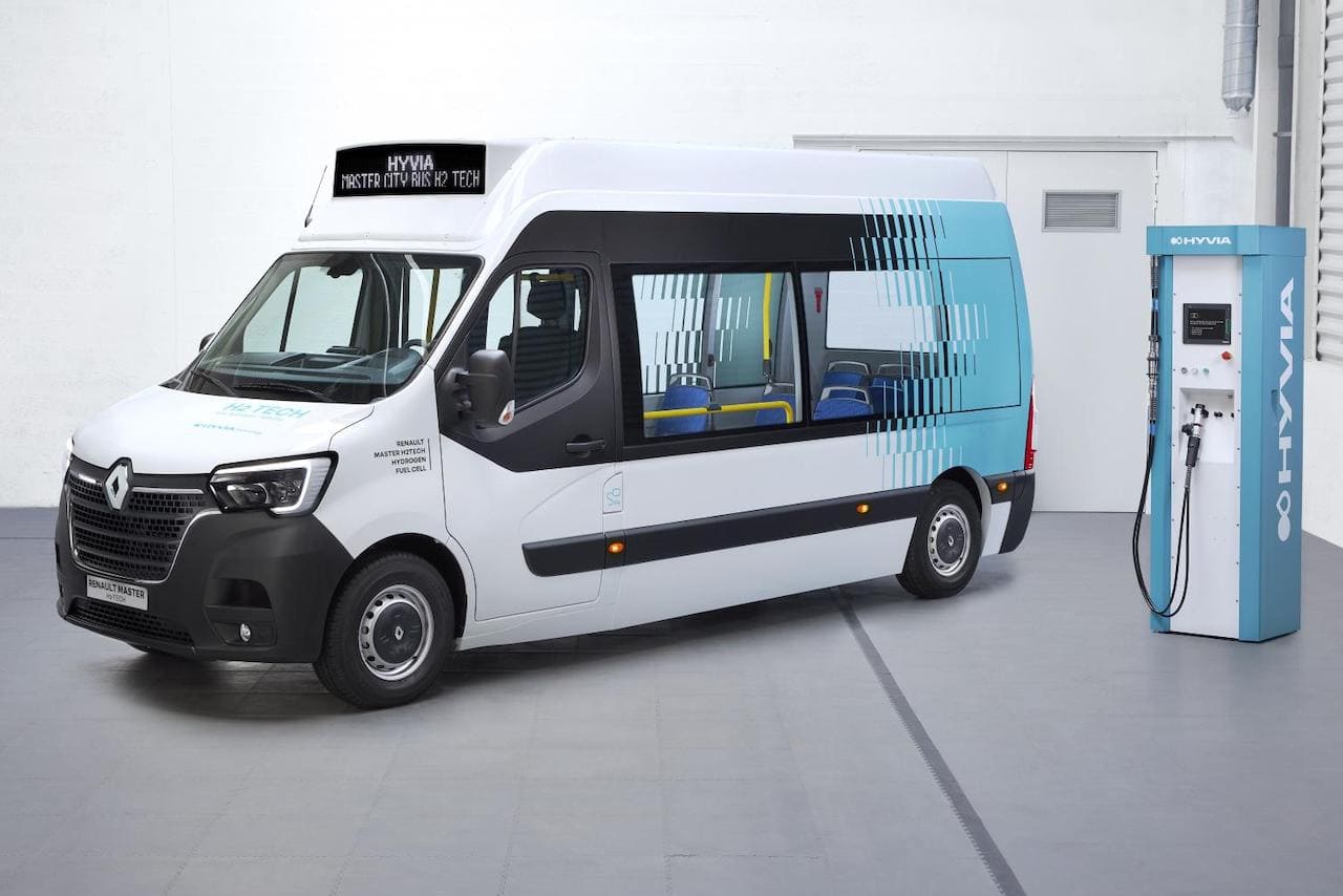 Renault-Master-Wasserstoff-Citybus-Hyvia-Tankstelle