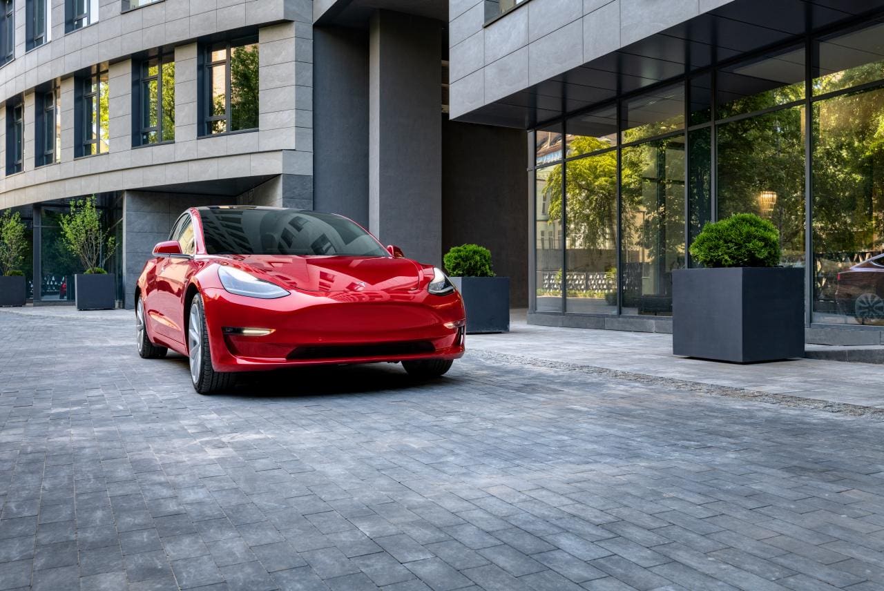 Das Tesla Prinzip: Agilität und Geschwindigkeit in der Automobilindustrie