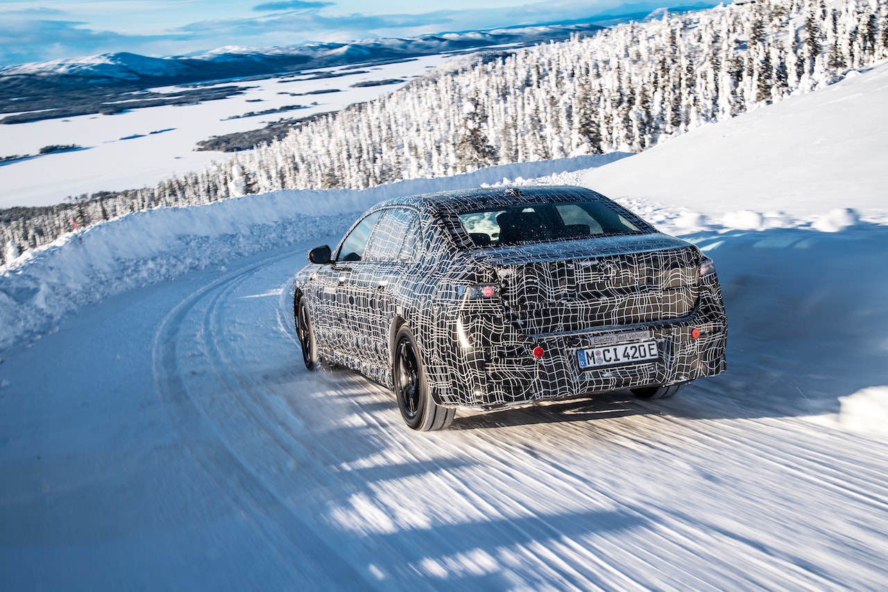 BMW testet Elektro-Luxuslimousine i7 am Polarkreis
