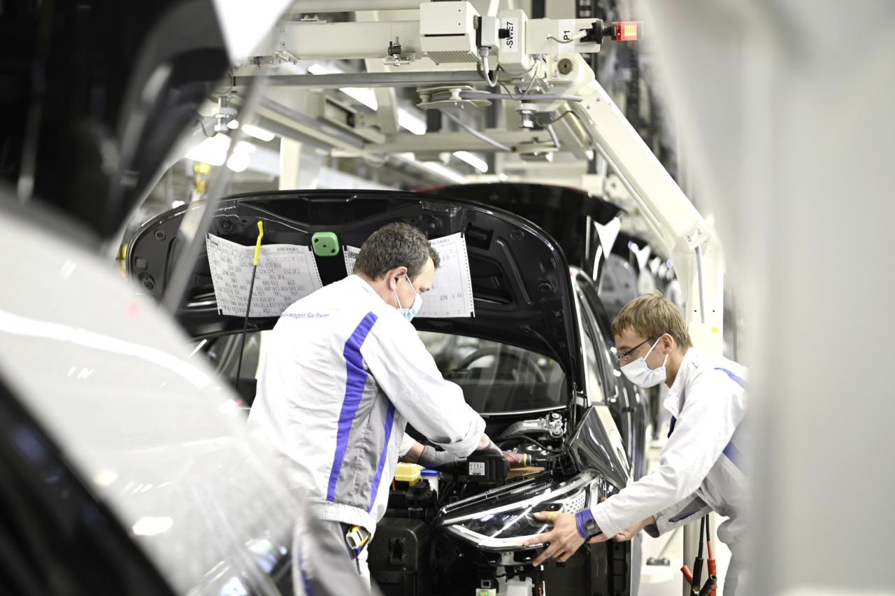 VW muss E-Auto-Produktion wegen Ukraine-Krieg pausieren