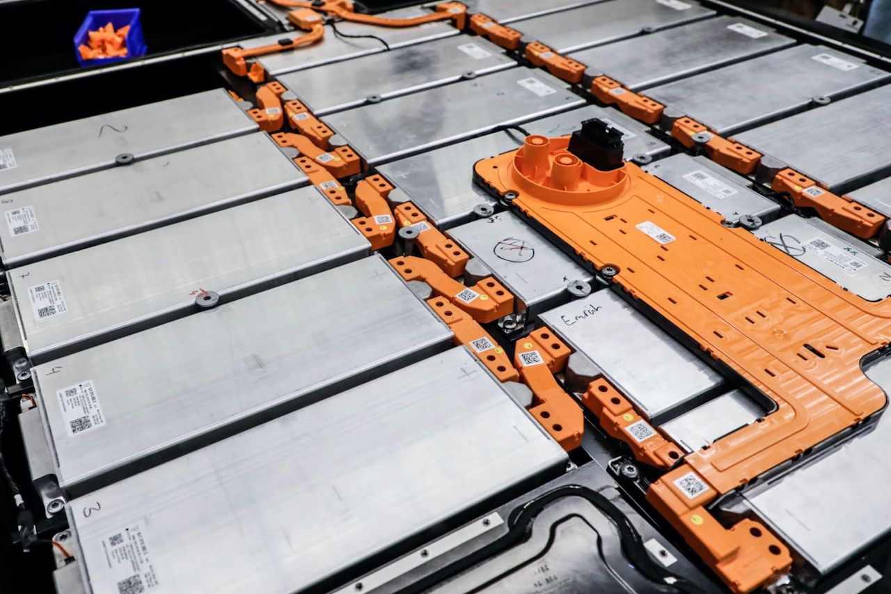 Porsche stellt mehrstufiges Service-Konzept für Hochvolt-Batterien vor