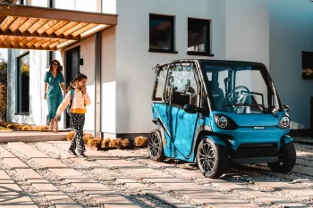 SQUAD Solar City Car: Kompaktes Solar E-Fahrzeug ab 6.250 Euro