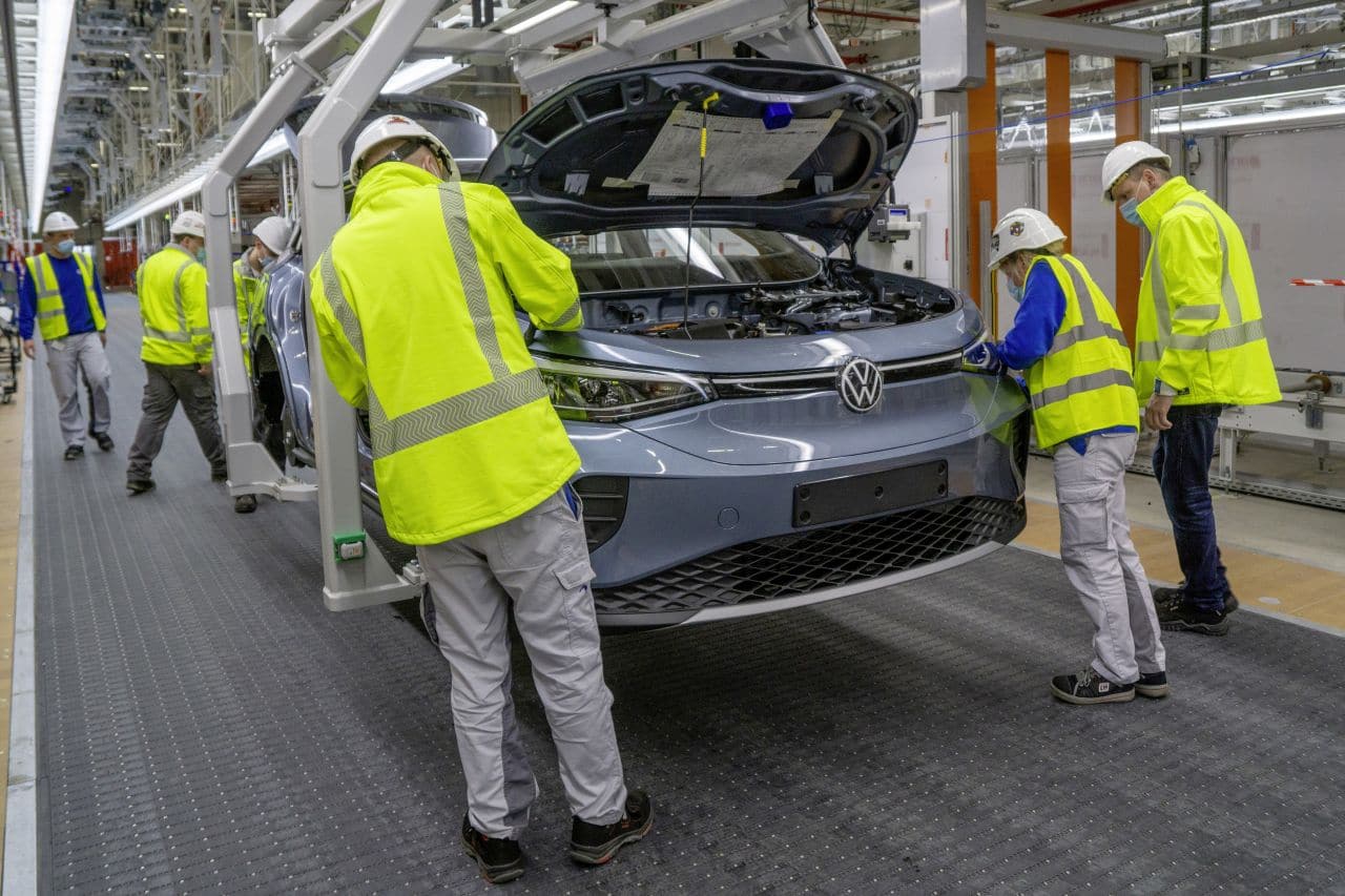 Volkswagen startet in Emden zweite deutsche E-Auto-Fertigung
