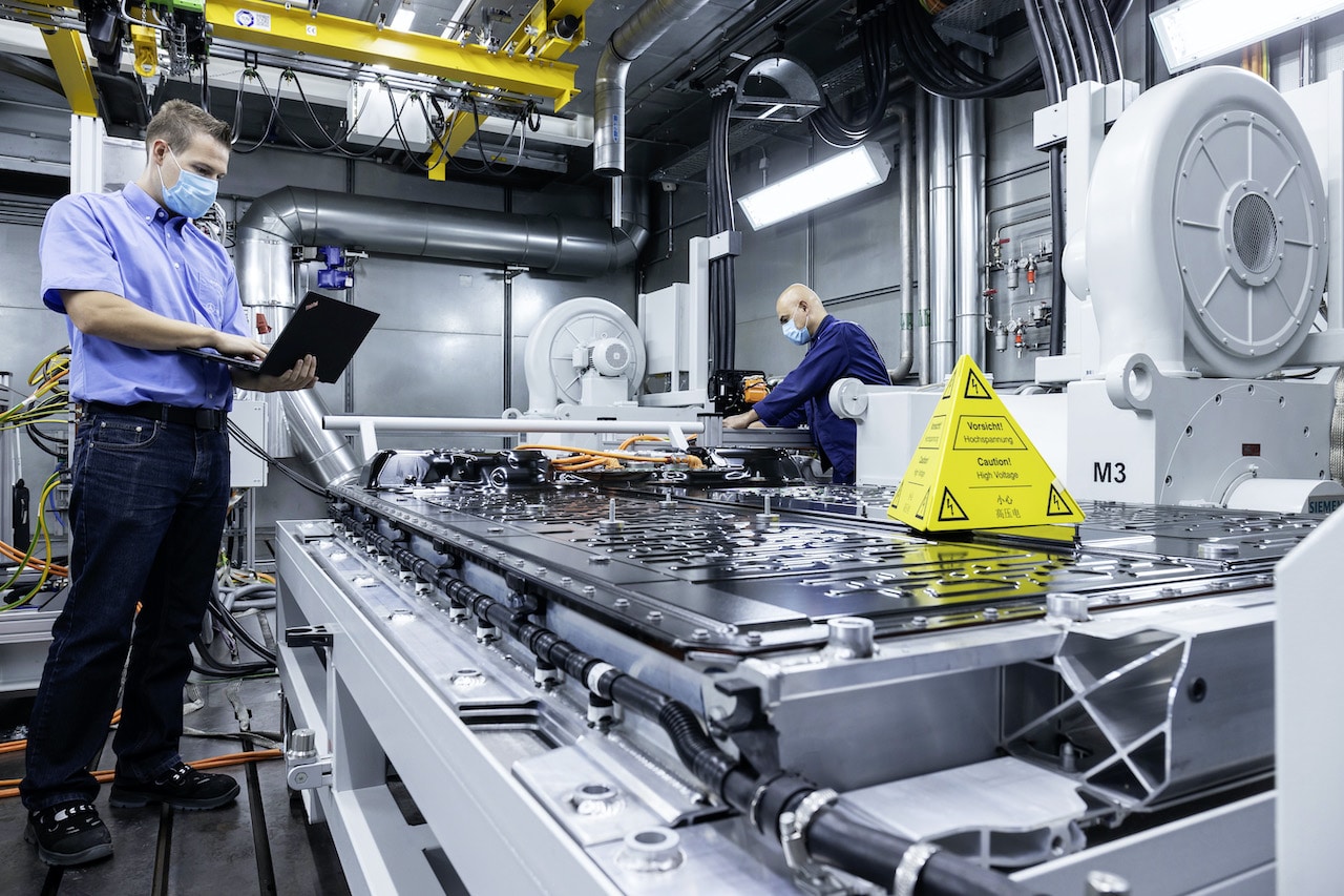 Mercedes-Benz eCampus: Grundstein für die vollelektrische Zukunft des Stammwerks Untertürkheim