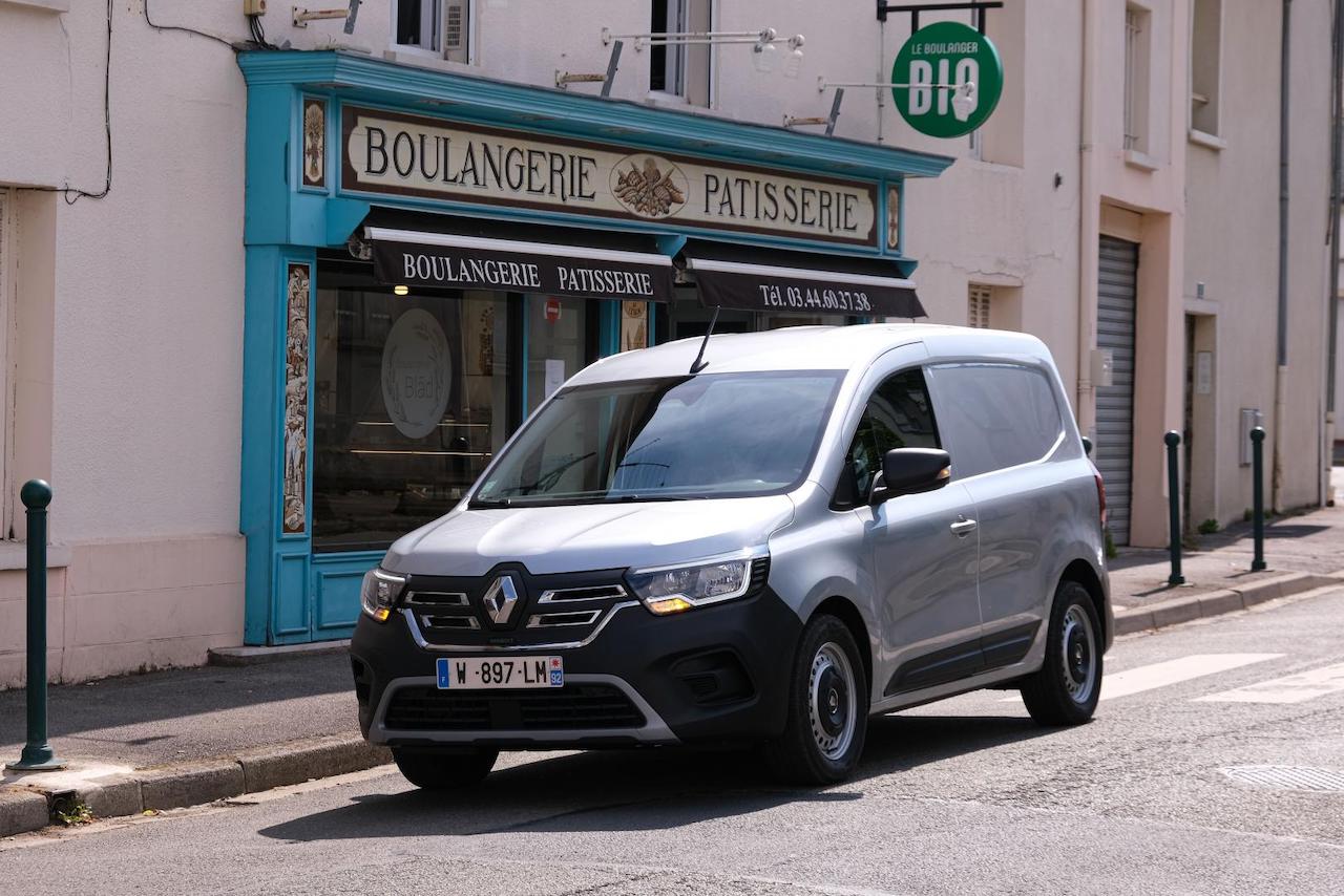 Master und Kangoo mit mehr Reichweite: Renault frischt seine E-Transporter auf