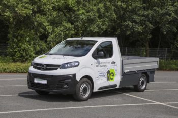 Opel-Vivaro-e-Elektrotransporter-Pritsche