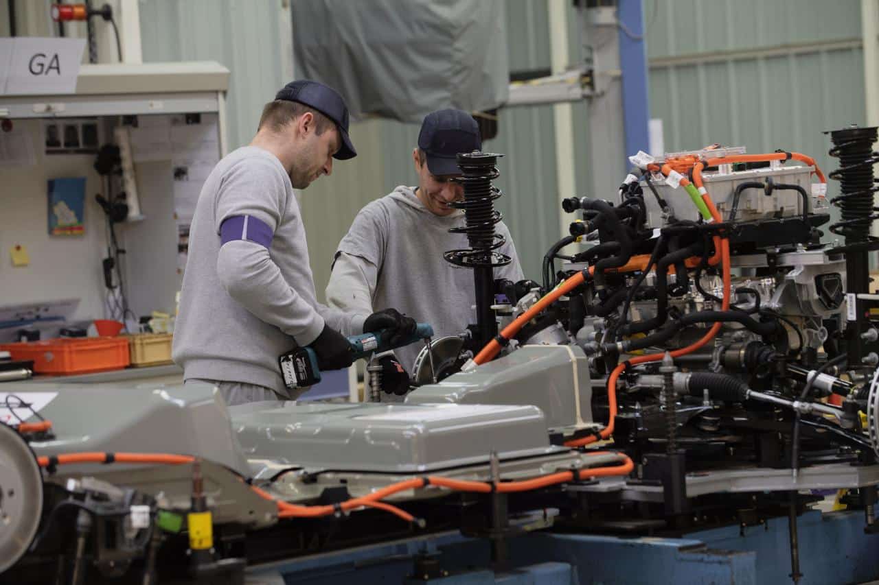 Peugeot: Personalaufbau im Bereich Batterieprüfung