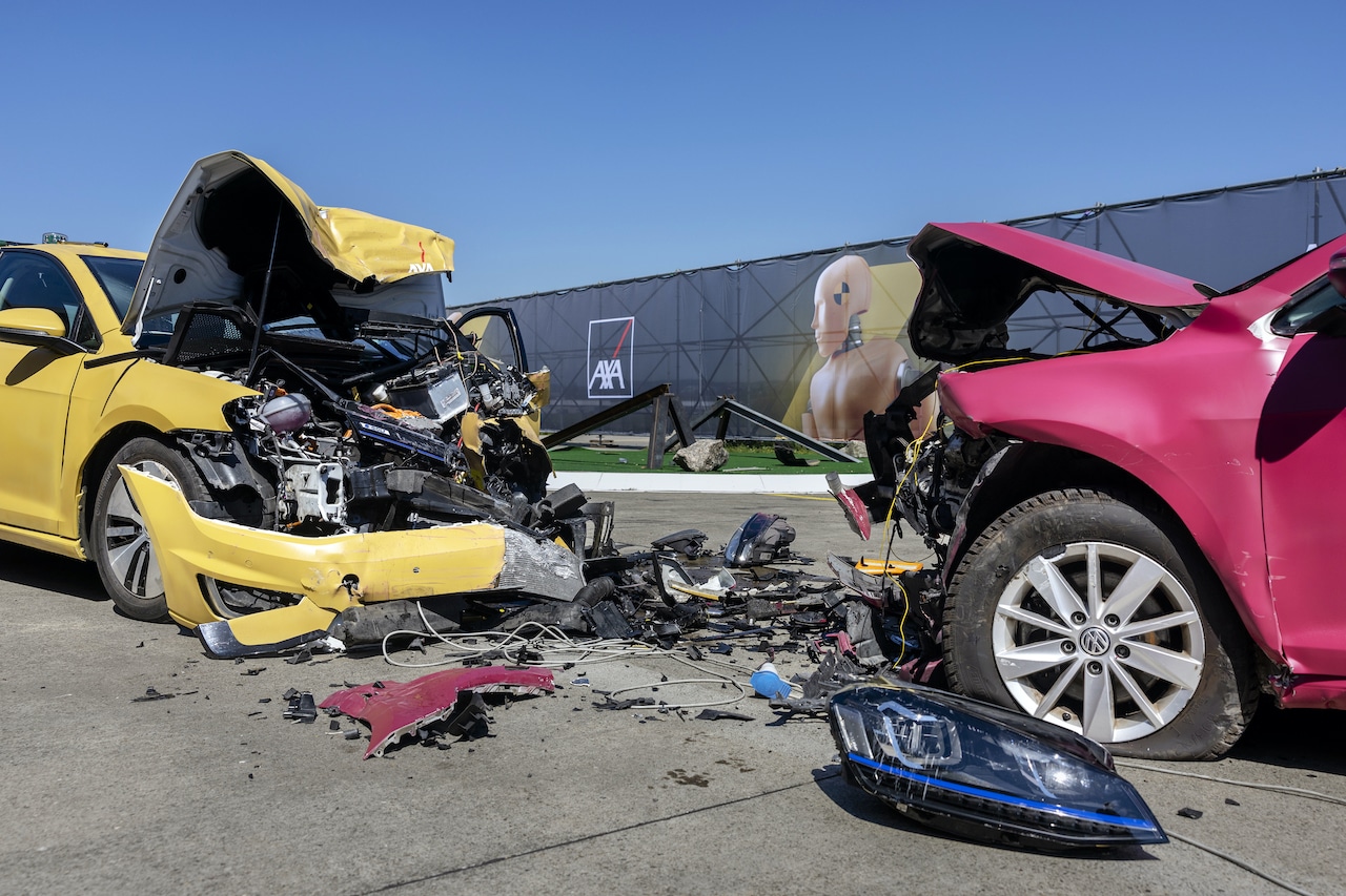 Elektroauto-Unfall-Crash-Golf