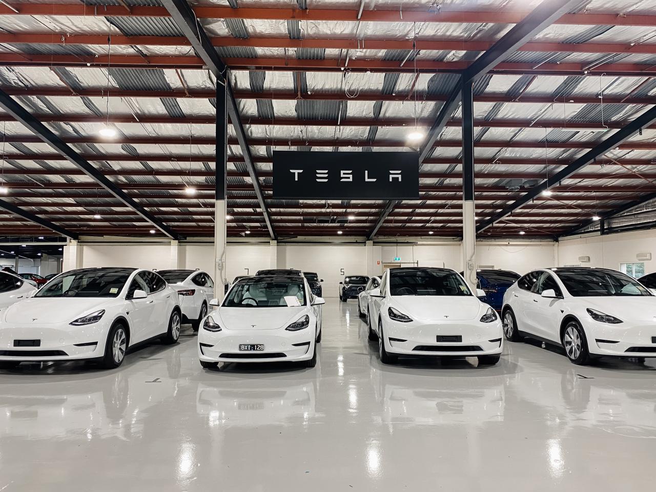 Europa: Tesla Model Y & Model 3 führen E-Auto/ PHEV-Zulassungen an