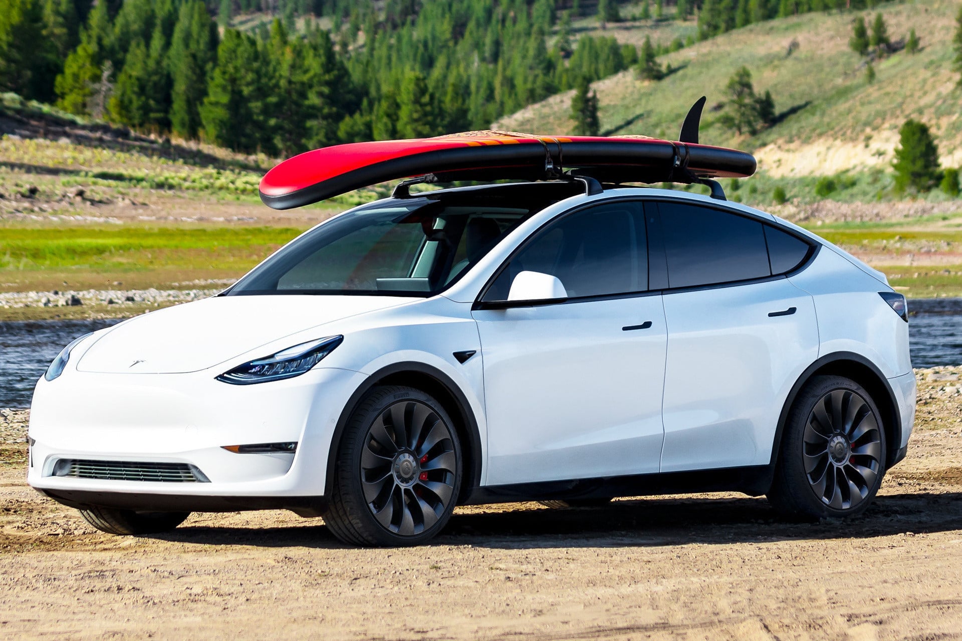 Test comparativo: Tesla Model Y por fin en un duelo a tres bandas