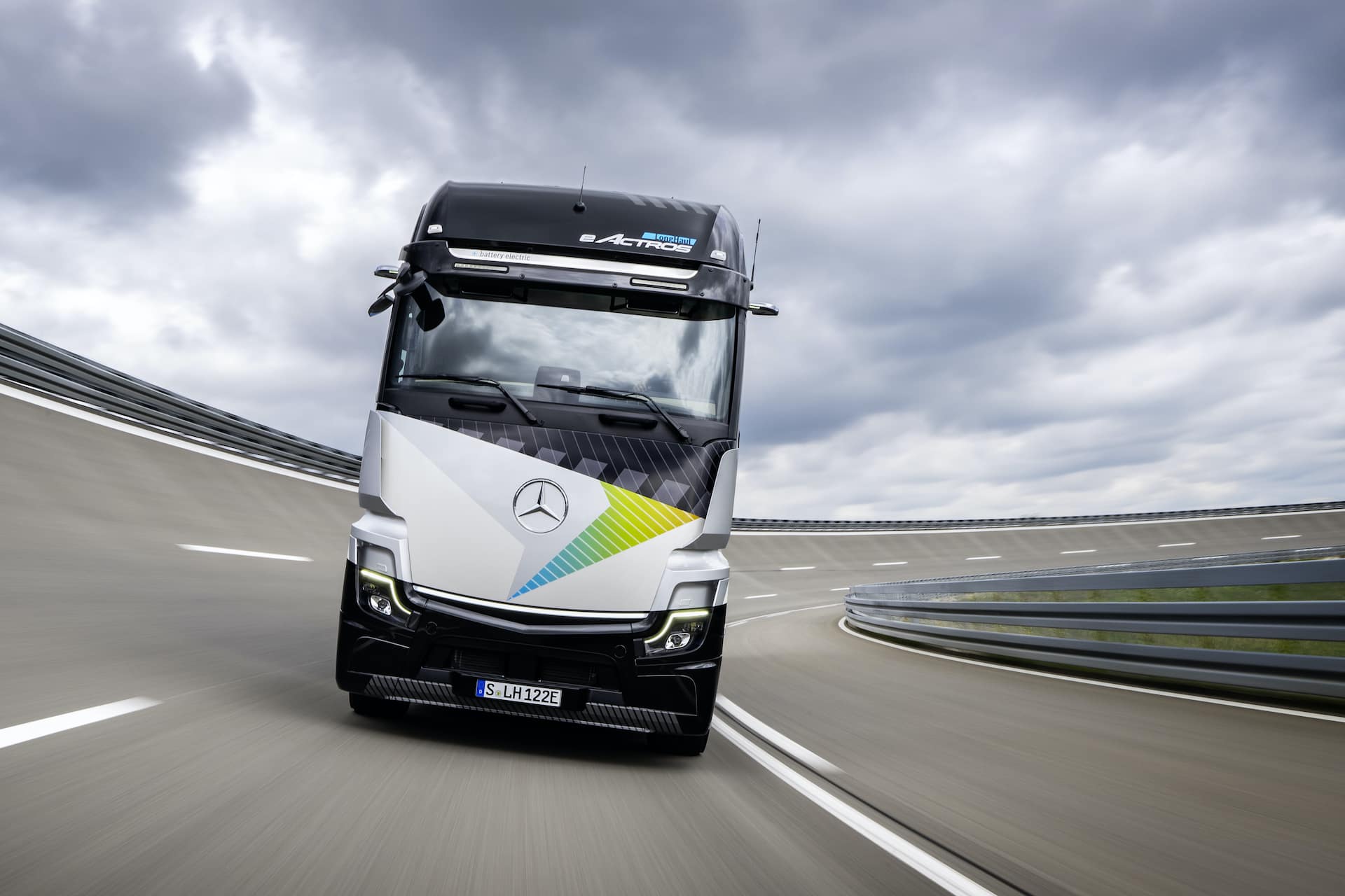 E-Lkw-Mercedes-eActros600