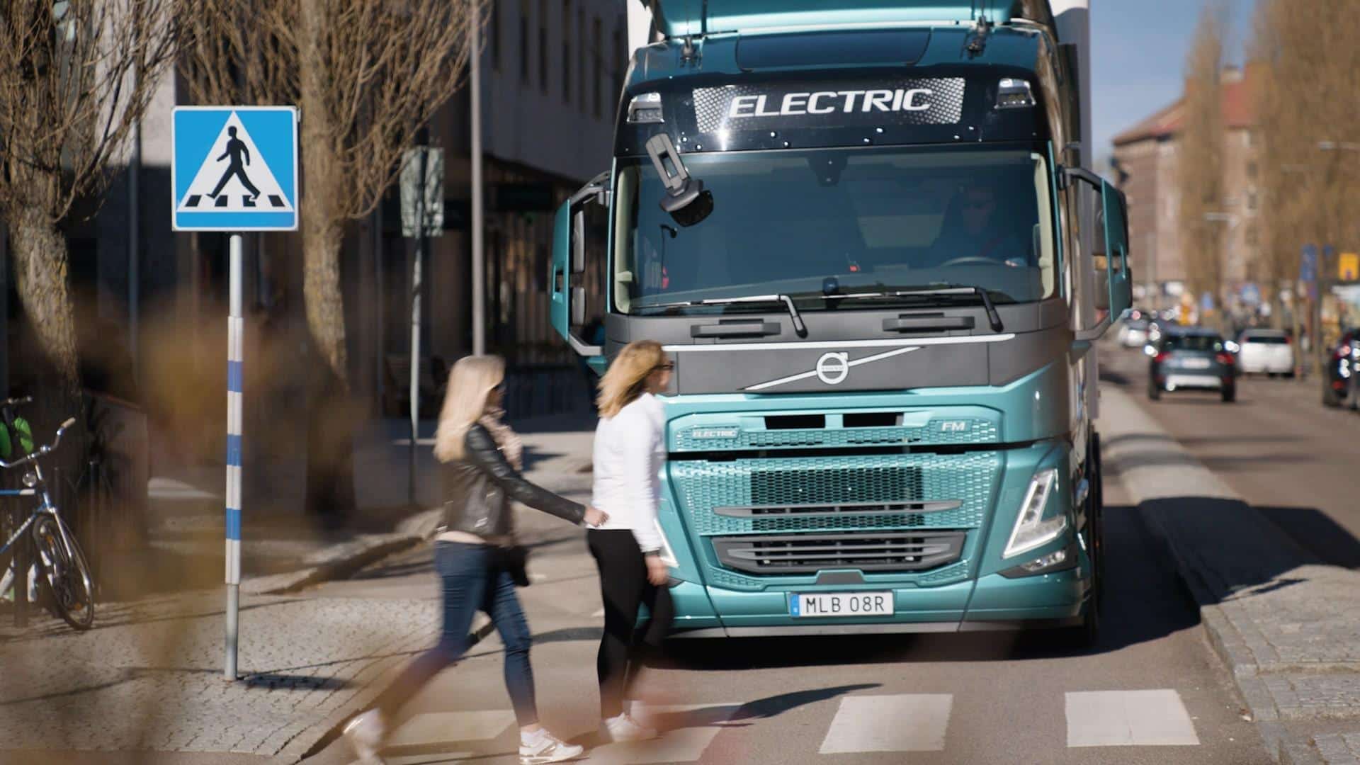 Volvo Trucks optimiert die Lkw-Sicherheit: 9 neue wegweisende Sicherheitssysteme